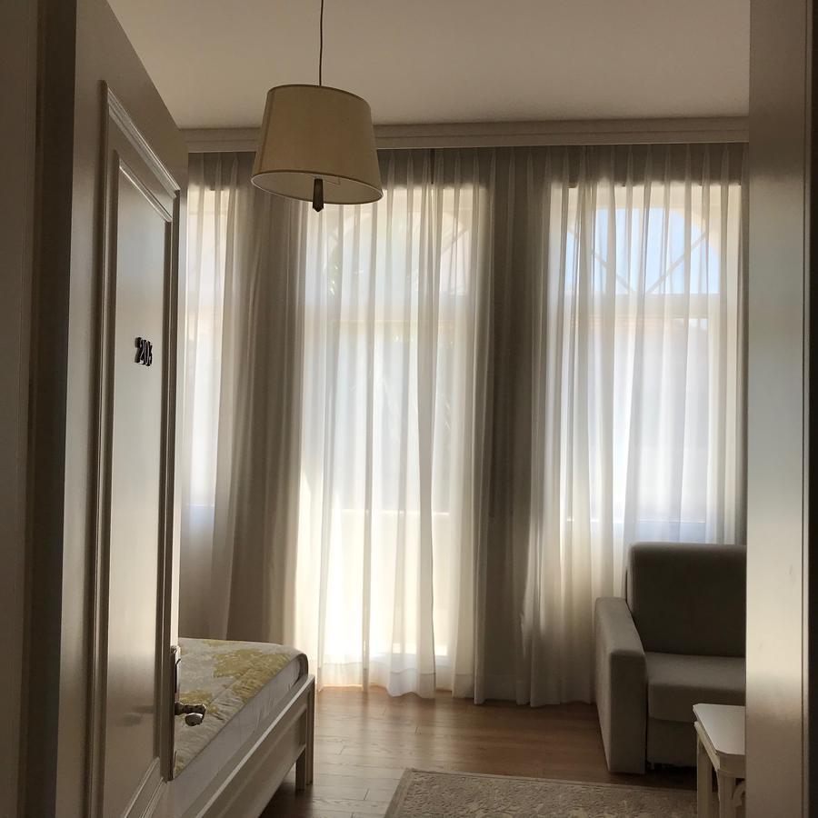 แอมฟิเทียตรี บูติก โฮเทล เดอร์เรส Hotel ดูร์เรส ภายนอก รูปภาพ